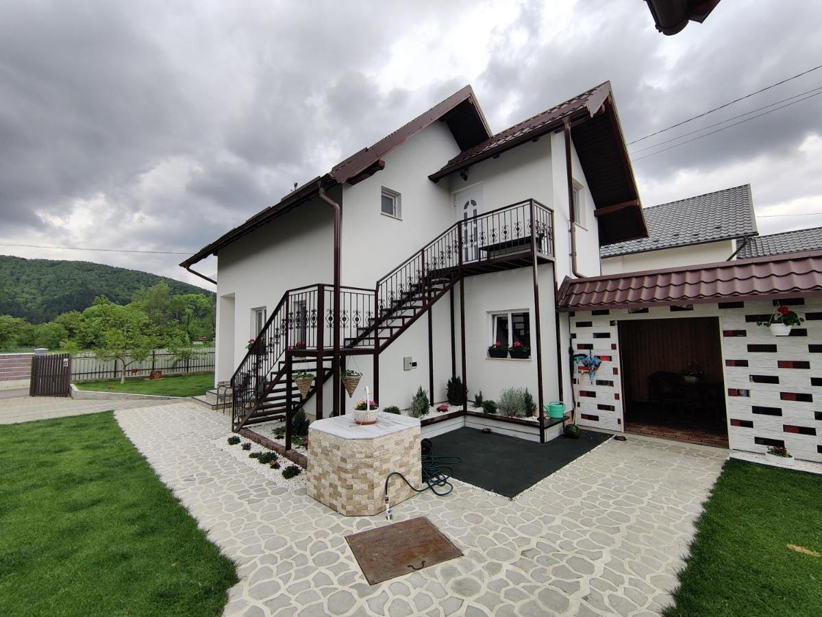 Vizuina Lupului Hotel Gura Humorului Exterior foto